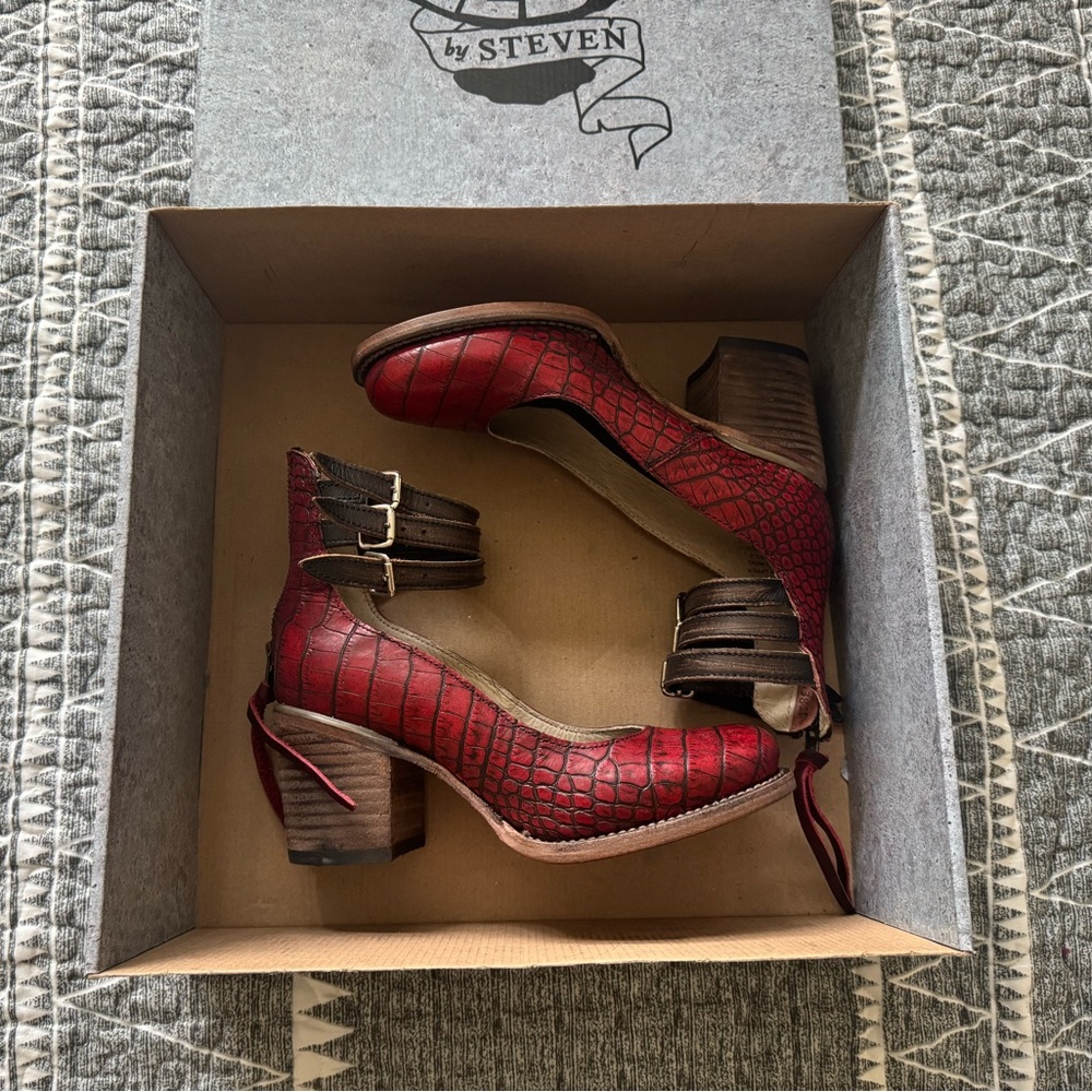 Freebird Red and Brown Heeled Shoes